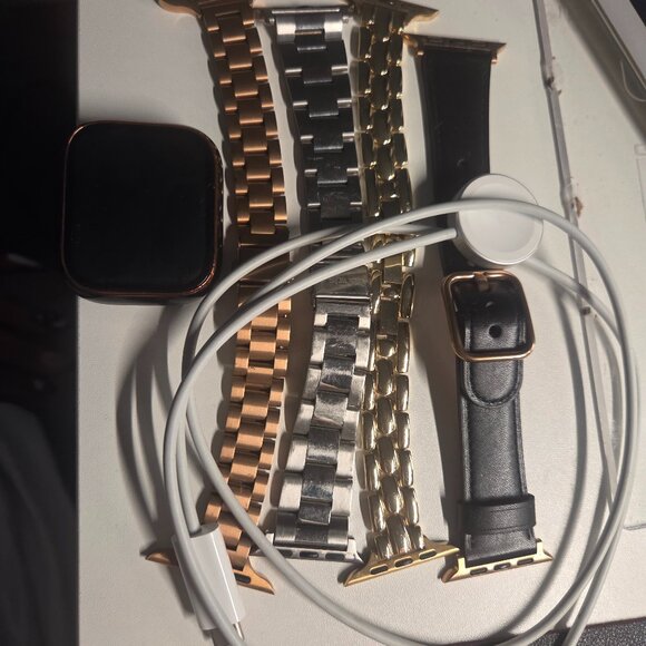 Apple Watch Series 7 - Picture 1 of 8